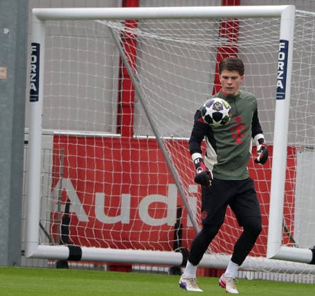 17.03.2026, FC Bayern Training, Saebenerstrasse Muenchen, Fussball, im Bild: Jannis Baertl (FC Bayern Muenchen)