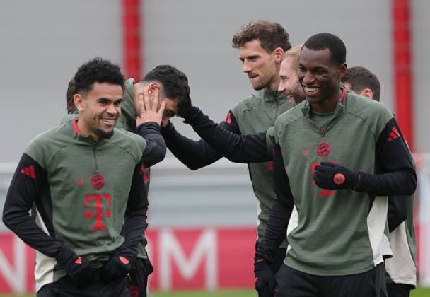 17.03.2026, FC Bayern Training, Saebenerstrasse Muenchen, Fussball, im Bild: Luis Diaz (FC Bayern Muenchen), Aleksandar Pavlovic (FC Bayern Muenchen), Leon Goretzka (FC Bayern Muenchen), Konrad Laimer (FC Bayern Muenchen), Nicolas Jackson (FC Bayern Muenchen), Raphael Guerreiro (FC Bayern Muenchen)