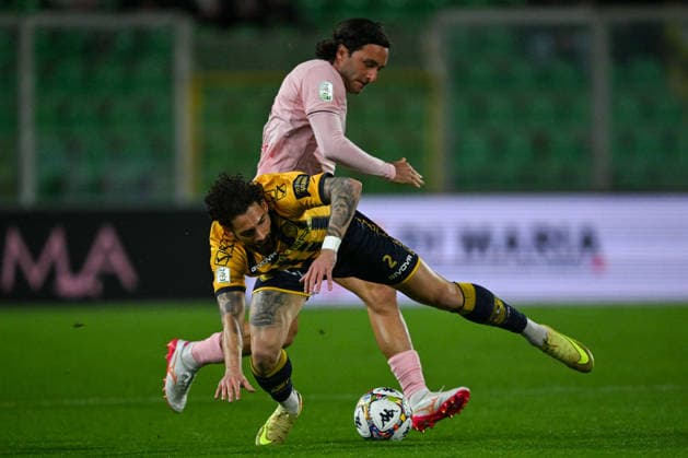 Clash between Tommaso Augello (Palermo F.C.) and 2Manuel Ricciardi (S.S. Juve Stabia) during the Italian Serie BKT match between Palermo F.C. vs S.S. Juve Stabia 17th March 2026 at the Renzo Barbera stadium in Palermo, Italy  Copyright: xVincenzoxOrlando IPAxSportx xipa-agency.netx xx IPA_73046361 IPA_Agency_IPA73046361