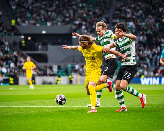 March 17, 2026, Lisbon, Lisbon, Portugal: Kasper Hogh of Bodo Glimt in control of the ball in another attack, during the UEFA Champions League - Round of 16 (2nd leg), between Sporting CP vs FC Bodo Glimt at Alvalade Stadium, Lisbon, on March 17, 2026 Soccer2026: Sporting CP Vs FC Bodo Glimt  - ZUMAr200 20260317_zsp_r200_016 Copyright: xNunoxReisinhox