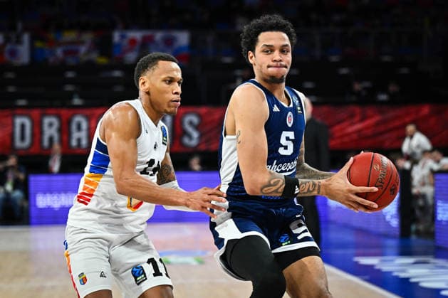 Bahcesehir Koleji v U BT Cluj Napoca - BKT EuroCup ISTANBUL, TURKIYE - MARCH 17: Bahcesehir Koleji player Caleb Homesley (5) and U BT Cluj Napoca player Daron Russell (11) compete for the ball during the BKT EuroCup quarter final basketball match between Bahcesehir Koleji and U BT Cluj Napoca at Sinan Erdem Sports Hall in Istanbul, Turkiye on March 17, 2026. Cem Tekkesinoglu Anadolu Istanbul Turkey. Editorial use only. Please get in touch for any other usage.  Copyright: x2026xAnadoluxCemxTekkesinoglux