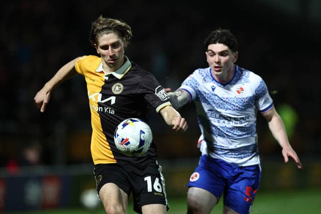 Burton Albion v Reading, EFL Sky Bet League 1 Burton Albion defender Alex Hartridge (16) outpaces Reading forward Sean Patton during the EFL Sky Bet League 1 match between Burton Albion and Reading at the Pirelli Stadium, Burton upon Trent, UK on 17 March 2026. Burton upon Trent Pirelli Stadium Staffordshire UK Editorial use only DataCo restrictions apply See www.football-dataco.com , Copyright: xJohnxMallettx PSI-23912-0023