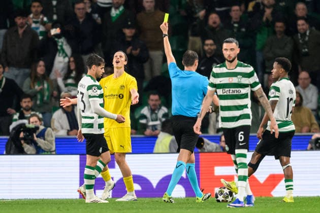 260317 Ulrik Saltnes of Bodo Glimt is shown a yellow card by Sandro Schärer, referee during the UEFA Champions League football match between Sporting CP and Bodo Glimt on March 17, 2026 in Lisbon. Photo: Marius Simensen BILDBYRAN COP 238 MM0063 bbeng football fotball fotboll soccer uefa champions league mesterligaen bodo glimt sporting clube de portugal sporting lisboa sporting lisbon sporting cp Copyright: MARIUSxSIMENSEN BB260317ZI001