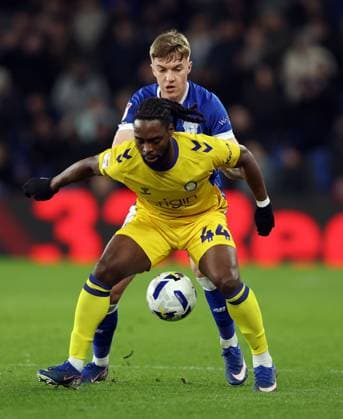 Fred Onyedinma of Wycombe Wanderers and Joel Bagan of Cardiff City in action Cardiff City v Wycombe Wanderers, Sky Bet League One, Football, Cardiff City Stadium, Cardiff, Wales, UK - 17 Mar 2026Cardiff Cardiff City Stadium United Kingdom EDITORIAL USE ONLY No use with unauthorised audio, video, data, fixture lists, club league logos or live services. Online in-match use limited to 120 images, no video emulation. No use in betting, games or single club league player publications. Copyright: xKieranxMcManus Shutterstockx 16776352p