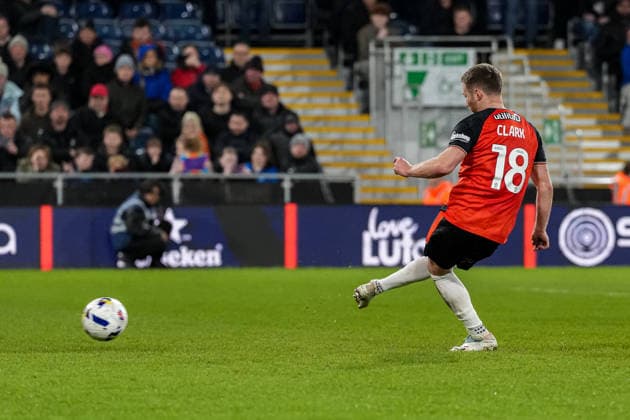 GOAL - Jordan Clark (18) of Luton Town scores his team™s second goal (Penalty) during the Sky Bet League 1 match between Luton Town and Exeter City at Kenilworth Road, Luton, England on 17 March 2026.  Copyright: xDavidxHornx PMI-7189-0006