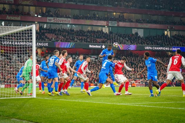 England: Fussball UEFA Champions League 2025 - 2026, Achtelfinale (Rückspiel) FC Arsenal London vs Bayer 04 Leverkusen - Emirates Stadium (London): Eckball Copyright: xJOERANxSTEINSIEKx