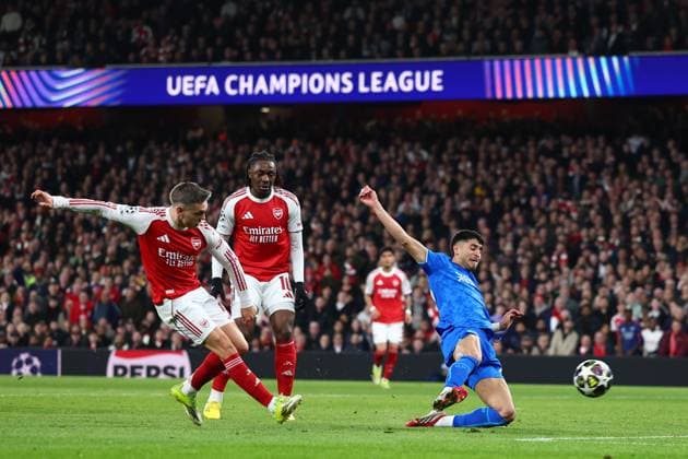 Leandro Trossard of Arsenal with a shot on goal Arsenal v Bayer 04 Leverkusen, UEFA Champions League, Round of 16, Second Leg, Football, Emirates Stadium, London, UK - 17 Mar 2026London Emirates Stadium United Kingdom EDITORIAL USE ONLY No use with unauthorised audio, video, data, fixture lists, club league logos or live services. Online in-match use limited to 120 images, no video emulation. No use in betting, games or single club league player publications. Copyright: xSimonxDael Shutterstockx 16776376v