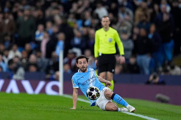 March 17, 2026, Manchester, Manchester, England: Bernardo Silva of Manchester City in action during the UEFA Champions League 2025 26 Round of 16 Second Leg match between Manchester City and Real Madrid C.F. at Etihad Stadium on March 17, 2026, in Manchester, England. Manchester City V Real Madrid C.F. - UEFA Champions League 2025 26 Round Of 16 Second Leg  - ZUMAa181 20260317_zaa_a181_172 Copyright: xDennisxAgyemanx