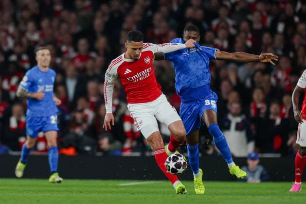 Champions League 2025 26 Last 16 Arsenal v Bayer Leverkusen Emirates Stadium 17.03.2026 William Saliba of Arsenal and Christian Kofane of Bayer Leverkusen Champions League 2025 26 Last 16 Arsenal v Bayer Leverkusen Emirates Stadium 17.03.2026 Photograph By Marc Aspland The Times  Copyright: xMarcxAsplandx NINTCHDBPICT001067502161