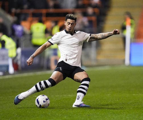 Blackpool v Port Vale Sky Bet League 1 Jordan Lawrence-Gabriel of Port Vale crosses the ball during the Sky Bet League 1 match at Bloomfield Road, Blackpool 17 03 2026 UK Newspapers OUT Copyright: xMikexMartinx FIL-23146-0024