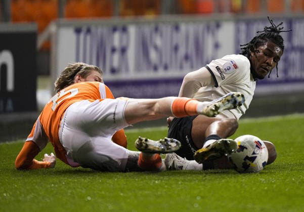 Blackpool v Port Vale Sky Bet League 1 Hayden Coulson of Blackpool (left) battles for the ball with Rhys Walters of Port Vale (right) during the Sky Bet League 1 match at Bloomfield Road, Blackpool 17 03 2026 UK Newspapers OUT Copyright: xMikexMartinx FIL-23146-0029