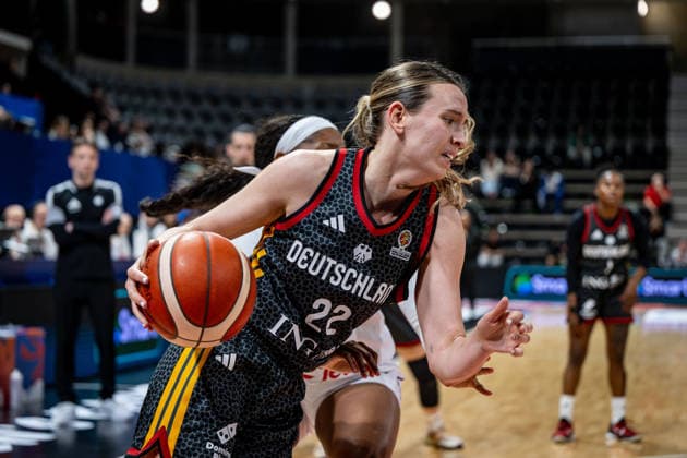 Basketball Villeurbanne 17.03.2026 Wommen™s Basketball World Cup 2026 Qualifying Tournament Nigeria (NIG) - Deutschland (GER) Emily Bessoir (Deutschland, No.22)