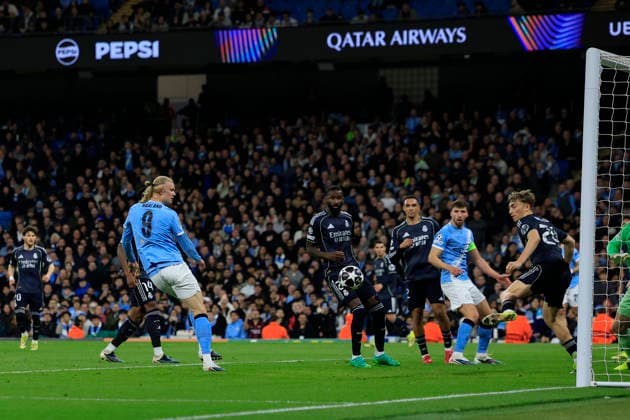 Manchester City v Real Madrid, Champions League Erling Haaland (9) of Manchester City scores to make it 1-1 during the Champions League match between Manchester City and Real Madrid at the Etihad Stadium, Manchester, UK on 17 March 2026. Manchester Etihad Stadium Manchester UK Editorial use only , Copyright: xConorxMolloyx PSI-23911-0039
