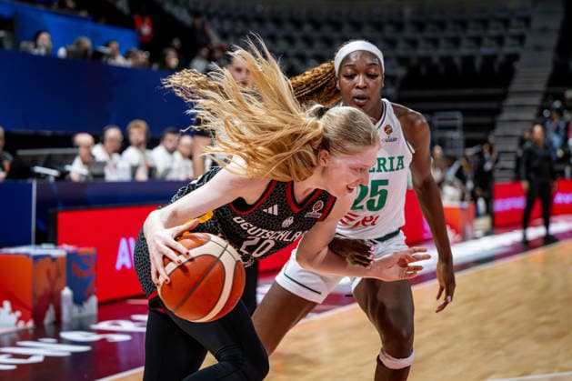 Basketball Villeurbanne 17.03.2026 Wommen™s Basketball World Cup 2026 Qualifying Tournament Nigeria (NIG) - Deutschland (GER) Frida Bühner (Deutschland, No.20) Victoria Macaulay (Nigeria, No.25)