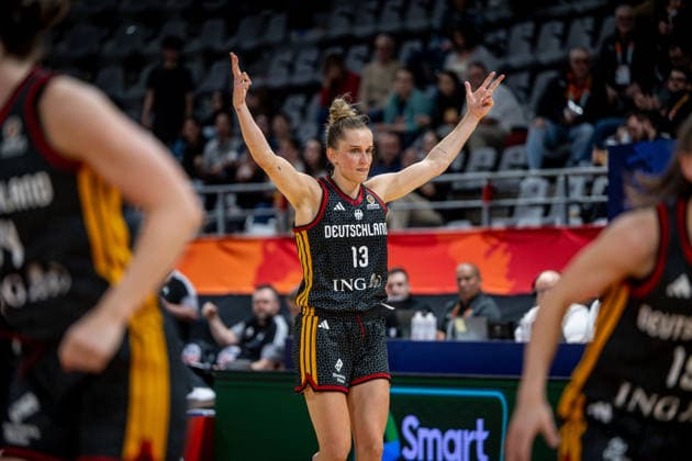 Basketball Villeurbanne 17.03.2026 Wommen™s Basketball World Cup 2026 Qualifying Tournament Nigeria (NIG) - Deutschland (GER) Leonie Fiebich (Deutschland, No.13) Jubel