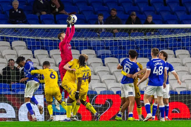 Cardiff City v Wycombe Wanderers, EFL Sky Bet League 1 Wycombe Wanderers goalkeeper Will Norris (50) claims a high corner ball during the EFL Sky Bet League 1 match between Cardiff City and Wycombe Wanderers at the Cardiff City Stadium, Cardiff, UK on 17 March 2026. Cardiff Cardiff City Stadium South Glamorgan UK Editorial use only DataCo restrictions apply See www.football-dataco.com , Copyright: xDanxMintox PSI-23913-0018