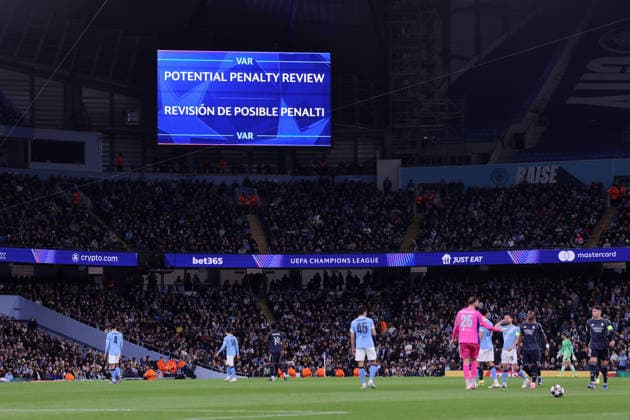 Manchester City v Real Madrid - UEFA Champions League MANCHESTER, UNITED KINGDOM - MARCH 17: The LED screen inside the stadium displays the VAR message Potential Penalty Check during the UEFA Champions League Round of 16 Second Leg match between Manchester City and Real Madrid CF at City of Manchester Stadium on March 17, 2026 in Manchester, United Kingdom. Alex Livesey Anadolu Manchester United, ManU Kingdom. Editorial use only. Please get in touch for any other usage.  Copyright: x2026xAnadoluxAlexxLiveseyx