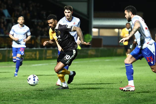 Burton Albion v Reading, EFL Sky Bet League 1 Burton Albion midfielder Tyrese Shade (10) takes the ball into the box during the EFL Sky Bet League 1 match between Burton Albion and Reading at the Pirelli Stadium, Burton upon Trent, UK on 17 March 2026. Burton upon Trent Pirelli Stadium Staffordshire UK Editorial use only DataCo restrictions apply See www.football-dataco.com , Copyright: xJohnxMallettx PSI-23912-0047