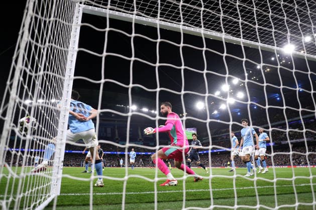 Manchester City v Real Madrid - UEFA Champions League MANCHESTER, UNITED KINGDOM - MARCH 17: Bernardo Silva of Manchester City handball during the UEFA Champions League Round of 16 Second Leg match between Manchester City and Real Madrid CF at City of Manchester Stadium on March 17, 2026 in Manchester, United Kingdom. Alex Livesey Anadolu Manchester United, ManU Kingdom. Editorial use only. Please get in touch for any other usage.  Copyright: x2026xAnadoluxAlexxLiveseyx