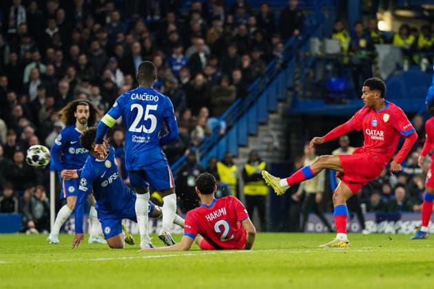 Chelsea v Paris Saint-Germain, UEFA Champions League Senny Mayulu of Paris Saint-Germain scoring his goal to make it 0-3 during the Chelsea v Paris Saint-Germain UEFA Champions League, Round of 16, 2nd Leg match at Stamford Bridge, London, England on 17 March 2026 Credit: Dylan Hepworth Every Second Media Editorial use only. All images are copyright Every Second Media Limited. No images may be reproduced without prior permission. Copyright: xIMAGO EveryxSecondxMediax ESM-1863-0041 DylanxHepworthx xEveryxSecondxMediax