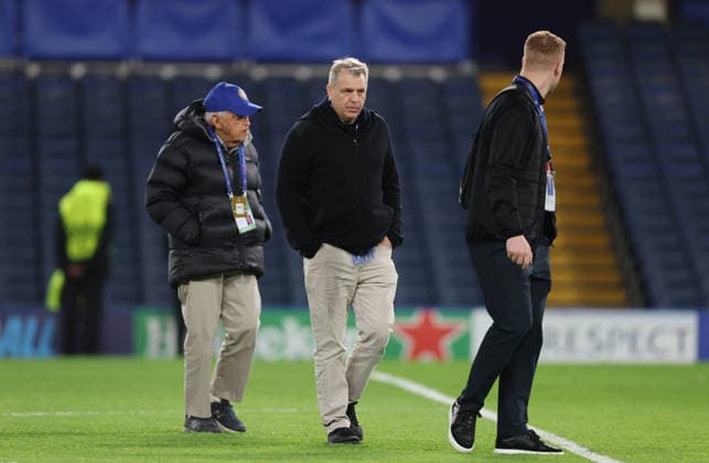 . - Chelsea FC v Paris Saint-Germain FC, UEFA Champions League, Round Of 16, 2nd Leg, Chelsea v PSG, Stamford Bridge Stadium, London, UK - 17th March 2026. Daniel Weir Crystal Pix Todd Boehly co owners of Chelsea walks across the Stamford Bridge pitch after heading down the players tunnel to the dressing rooms after the loss against Paris Saint-Germain. - Chelsea FC v Paris Saint-Germain FC, UEFA Champions League, Round Of 16, 2nd Leg, Chelsea v PSG, Stamford Bridge Stadium, London, UK - 17th March 2026. Daniel Weir Crystal Pix London Stamford Bridge Stadium UK Copyright: xDanielxWeirx CP_Chelsea_PSG_170326_DW58