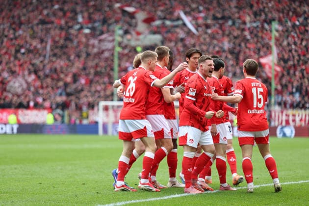 15.03.2026, xrekx, Fussball 2.Bundesliga, 1.FC Kaiserslautern - Karlsruher SC v.l. Torjubel nach dem Tor zum celebrating the goal celebrate 1:0 durch Semih Sahin (1.FC Kaiserslautern) (DFL DFB REGULATIONS PROHIBIT ANY USE OF PHOTOGRAPHS as IMAGE SEQUENCES and or QUASI-VIDEO) Kaiserslautern *** 15 03 2026, xrekx, Fußball 2 Bundesliga, 1 FC Kaiserslautern Karlsruher SC v l Torjubel nach dem Tor zum celebrating the goal celebrate 1 0 durch Semih Sahin 1 FC Kaiserslautern DFL DFB REGULATIONS PROHIBIT ANY USE OF PHOTOGRAPHS as IMAGE SEQUENCES and or QUASI VIDEO Kaiserslautern