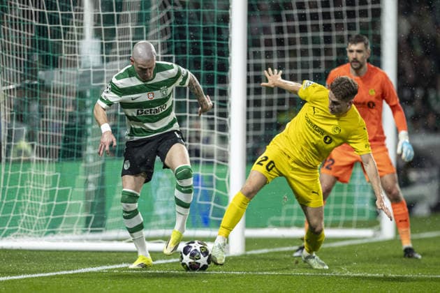 Nuno Santos 11 of Sporting CP and Fredrik Sjøvold 20 of Bodø Glimt fight for possession during the UEFA Champions League match between Sporting CP vs FK Bodø Glimt at Estadio Jose Alvalade on March 17th,2026 (Photo by Joao Bravo Sports Press Photo) Copyright: xJoaoxBravo SportsxPressxPhotox Sportspressphoto_SPR112942