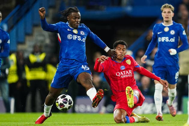 Chelsea v Paris Saint-Germain, UEFA Champions League Romeo Lavia of Chelsea and Senny Mayulu of Paris Saint-Germain battling for the ball during the Chelsea v Paris Saint-Germain UEFA Champions League, Round of 16, 2nd Leg match at Stamford Bridge, London, England on 17 March 2026 Credit: Dylan Hepworth Every Second Media Editorial use only. All images are copyright Every Second Media Limited. No images may be reproduced without prior permission. Copyright: xIMAGO EveryxSecondxMediax ESM-1863-0130 DylanxHepworthx xEveryxSecondxMediax