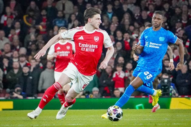 England: Fussball UEFA Champions League 2025 - 2026, Achtelfinale (Rückspiel) FC Arsenal London vs Bayer 04 Leverkusen - Emirates Stadium (London): Declan Rice (Arsenal, 41) Christian Kofane (Bayer 04 Leverkusen, 35) Copyright: xJOERANxSTEINSIEKx