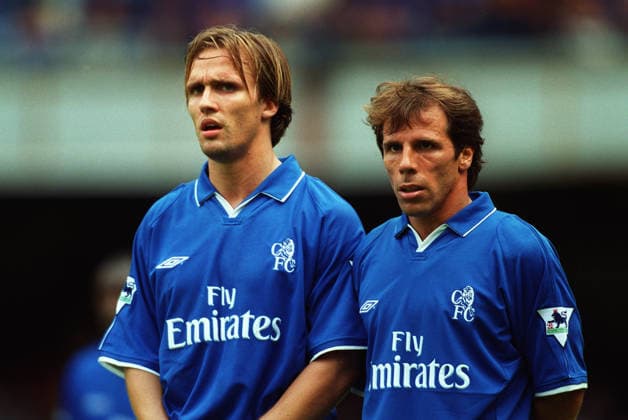 Chelsea V Newcastle United, Premier League Boudewijn Zenden of Chelsea and Gianfranco Zola of Chelsea in action during the Premier League match between Chelsea and Newcastle United at Stamford Bridge on August 19, 2001 in London, England. London Stamford Bridge England United Kingdom Copyright: xAllstarxPicturexLibraryxLtdx