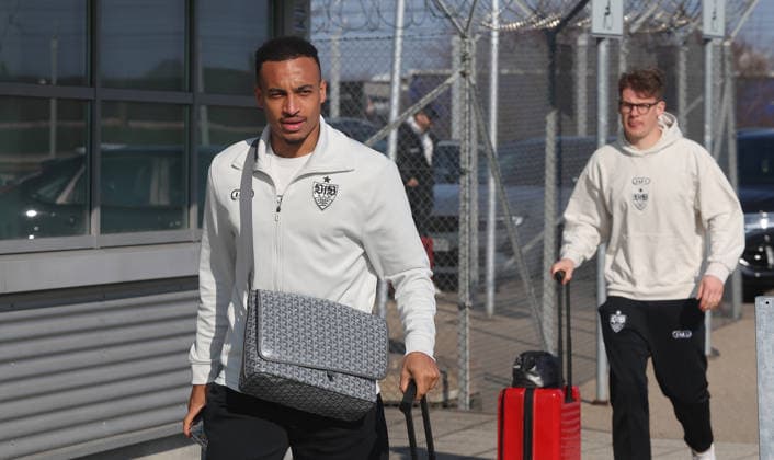 Stuttgart , Abflug VfB Stuttgart zum Europa League Spiel in Porto , Jamie Leweling