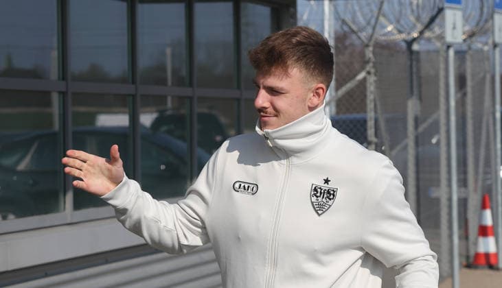 Stuttgart , Abflug VfB Stuttgart zum Europa League Spiel in Porto , Finn Jeltsch