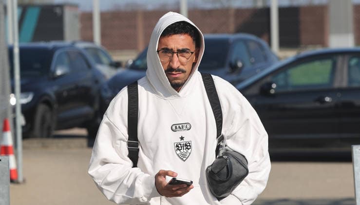 Stuttgart , Abflug VfB Stuttgart zum Europa League Spiel in Porto , Tiago Tomas