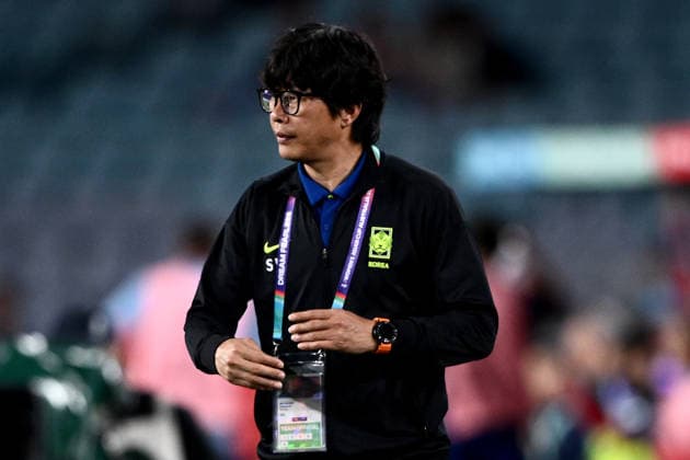 SOCCER ASIAN CUP WOMEN SOUTH KOREA JAPAN, Korea Republic head coach Shin Sang Woo looks on during the AFC Women s Asian Cup Semi Final 2 between Korea Republic and Japan at Stadium Australia in Sydney, Wednesday, March 18, 2026. ( NO ARCHIVING, EDITORIAL USE ONLY SYDNEY NEW SOUTH WALES AUSTRALIA  Copyright: xDANxHIMBRECHTSx 20260318122701357320