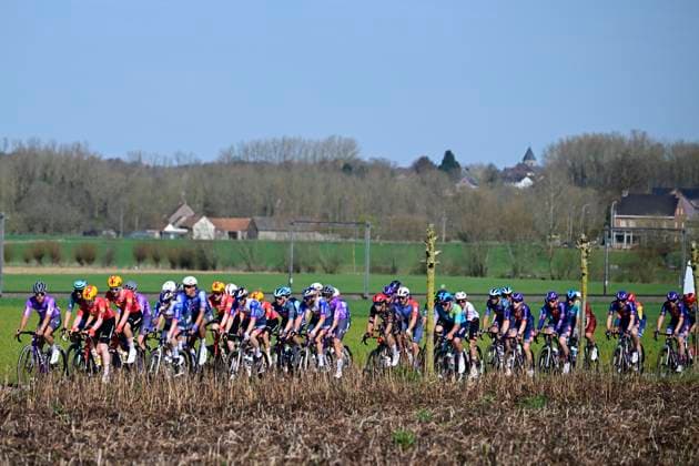 Danilith Nokere Koerse 2026 Cycling Race NOKERE, BELGIUM - MARCH 18 : illustration picture peloton during the 79th edition of Danilith Nokere Koerse an UCI ProSeries 1.Pro one day cycling road race for Men Elite of km with start in Deinze and finish in Nokere on March 18, 2026 in Nokere, Belgium, 18 03 2026 ( Motordriver Pieter Vanherzeele - Nokere Belgium  Copyright: xJanxDexMeuleneirx