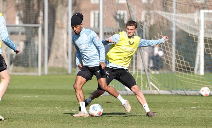 Jeremy Dudziak, Michael Cuisance Zweikampf Spielszene Aktion Fußball Fussball Saison 2025 2026 2. Bundesliga Herren DFL 18.03.2026 Training Hertha BSC Berlin DFL regulations prohibit any use of photographs as image sequences and or quasi-video.