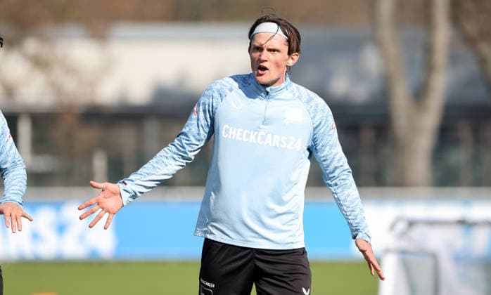 Fabian Reese zeigend, gestikulierend Aktion Oberkörper Fußball Fussball Saison 2025 2026 2. Bundesliga Herren DFL 18.03.2026 Training Hertha BSC Berlin DFL regulations prohibit any use of photographs as image sequences and or quasi-video.