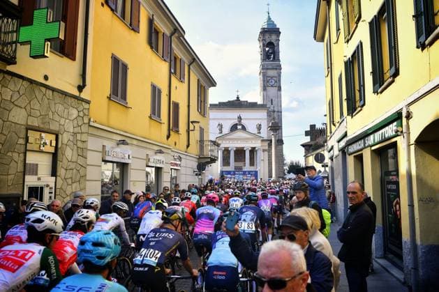 Start of the race during Milano-Torino 2026, Street Cycling race in Torino, Italy, March 18 2026  Copyright: xDavidexVaninetti IPAxSportx xipa-agency.netx xx IPA_73078907 IPA_Agency_IPA73078907