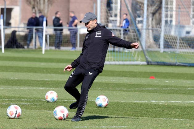 DEU, DFL, 2. FBL Hertha BSC, Training, Ball am Fuss, Freisteller, 18.03.2026, Sportforum, Berlin, DEU, DFL, 2. FBL Hertha BSC, Training, im Bild Cheftrainer Stefan Leitl (Hertha BSC Berlin) DFL - regulations prohibit any use of Photographs as image sequences and or quasi-video
