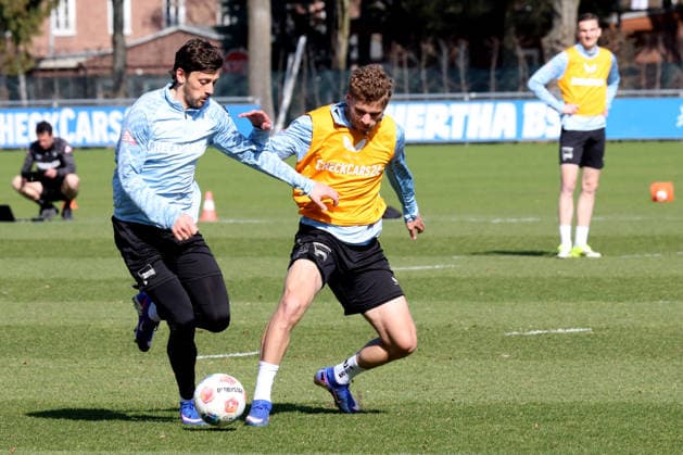 DEU, DFL, 2. FBL Hertha BSC, Training, 18.03.2026, Sportforum, Berlin, DEU, DFL, 2. FBL Hertha BSC, Training, im Bild Dawid Kownacki (Hertha BSC Berlin 9), Marton Dardai (Hertha BSC Berlin 31) DFL - regulations prohibit any use of Photographs as image sequences and or quasi-video