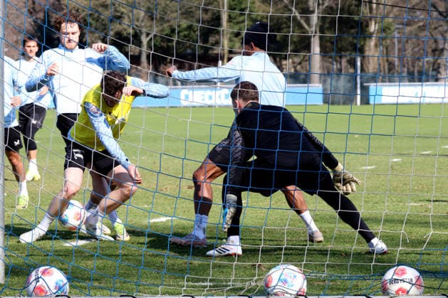 DEU, DFL, 2. FBL Hertha BSC, Training, 18.03.2026, Sportforum, Berlin, DEU, DFL, 2. FBL Hertha BSC, Training, im Bild Tjark Ernst (Hertha BSC Berlin 1), Linus Gechter (Hertha BSC Berlin 44), Pascal Klemens (Hertha BSC Berlin 41) DFL - regulations prohibit any use of Photographs as image sequences and or quasi-video