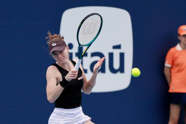 MIAMI GARDENS, FL - MARCH 17: Simona Waltert (SUI) in action during a Women™s Singles qualifying 2nd round match with Ajla Tomljanovic (AUS) at the Miami Open on March 17, 2026, at Hard Rock Stadium in Miami Gardens, Florida,(Photo by Chris Arjoon Icon Sportswire) TENNIS: MAR 17 Miami Open EDITORIAL USE ONLY Icon2603170010143
