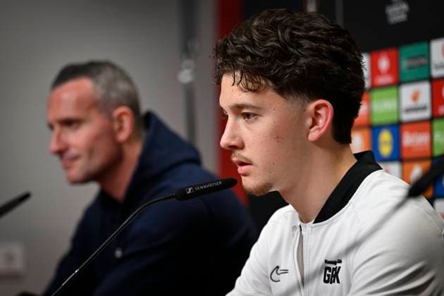 Freiburg v KRC Genk - UEFA Europa League Media Activities 18 03 2026 FREIBURG, GERMANY - MARCH 18 : Karetsas Konstantinos midfielder of KRC Genk talking to the press during a press conference, PK, Pressekonferenz ahead of the UEFA Europa League 2025 26 round of 16 match second leg between Freiburg and KRC Genk on March 18, 2026 in Freiburg, Germany, 18 03 2026 Freiburg Germany  Copyright: xDhax