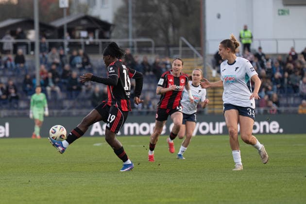 18.03.2026, xhfmx, Fussball Google Pixel Frauen-Bundesliga, Eintracht Frankfurt - TSG Hoffenheim v.l. Nicole Anyomi (Eintracht Frankfurt Frauen),Svenja Vöhringer (TSG 1899 Hoffenheim Frauen) (DFL DFB REGULATIONS PROHIBIT ANY USE OF PHOTOGRAPHS as IMAGE SEQUENCES and or QUASI-VIDEO) Frankfurt am Main