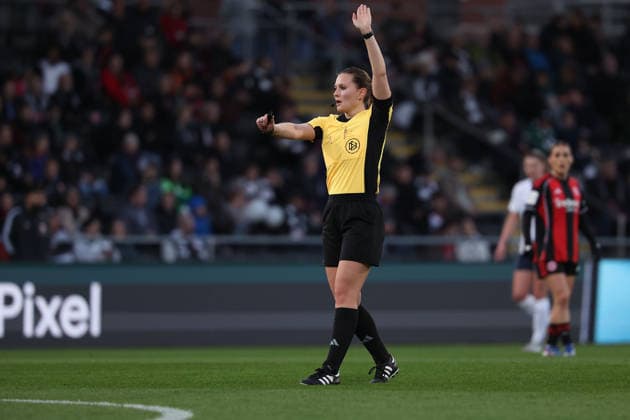 FBL - Frauen-Bundesliga Eintracht Frankfurt and TSG Hoffenheim referee Selina Menzel gestures, gives instructions, gesticulate during the Google Pixel Frauen Bundesliga match between Eintracht Frankfurt and TSG Hoffenheim on March 18, 2026, at Stadion am Brentanobad in Frankfurt am Main, Germany Copyright: JoaquimxFerreira