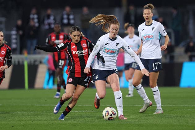 FBL - Frauen-Bundesliga Eintracht Frankfurt and TSG Hoffenheim Ereleta Memeti (Eintracht Frankfurt), Nikee van Dijk (TSG Hoffenheim) battles for the Ball during the Google Pixel Frauen Bundesliga match between Eintracht Frankfurt and TSG Hoffenheim on March 18, 2026, at Stadion am Brentanobad in Frankfurt am Main, Germany Copyright: JoaquimxFerreira