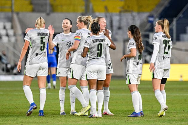 Fußball I Frauen I Saison 2025-2026 I Bundesliga I 15. Spieltag I FC Carl Zeiss Jena - VfL Wolfsburg I 18.03.2026 Torjubel VfL Wolfsburg nach dem 2:0 durch Alexandra Popp (11, VfL Wolfsburg) (3.v.l.) Jena Ernst-Abbe-Sportfeld, ad hoc Arena Thüringen Deutschland Copyright: xLobeca InesxHähnelx