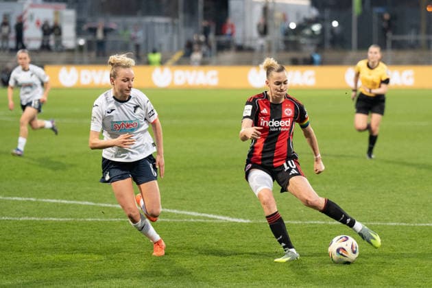 18.03.2026, xhfmx, Fussball Google Pixel Frauen-Bundesliga, Eintracht Frankfurt - TSG Hoffenheim v.l. Vanessa Diehm (TSG 1899 Hoffenheim Frauen) , Laura Freigang (Eintracht Frankfurt Frauen) (DFL DFB REGULATIONS PROHIBIT ANY USE OF PHOTOGRAPHS as IMAGE SEQUENCES and or QUASI-VIDEO) Frankfurt am Main