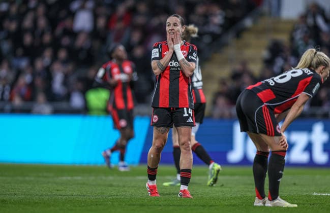 GER, Frankfurt, Eintracht Frankfurt vs TSG Hoffenheim, Google Pixel Bundesliga, Fussball, DFB, Spielzeit 2025 2026, Stadion am Brentanobad, 15. Spieltag im Bild: Frust und Enttäuschung bei Geraldine Reuteler (Eintracht Frankfurt Frauen 14), Emotionen DFB DFL REGULATIONS PROHIBIT ANY USE OF PHOTOGRAPHS AS IMAGE SEQUENCES AND OR QUASI-VIDEO, 18.03.2026 Copyright: HMBxMedia HendrikxHamelau
