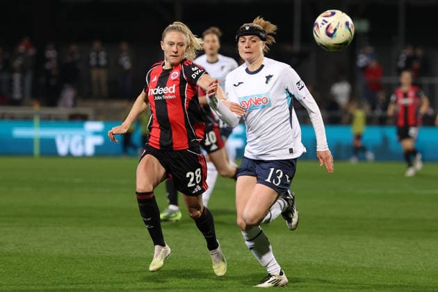 FBL - Frauen-Bundesliga Eintracht Frankfurt and TSG Hoffenheim Rebecka Blomqvist (Eintracht Frankfurt), Wielle Douma (TSG Hoffenheim) battles for the Ball during the Google Pixel Frauen Bundesliga match between Eintracht Frankfurt and TSG Hoffenheim on March 18, 2026, at Stadion am Brentanobad in Frankfurt am Main, Germany Copyright: JoaquimxFerreira